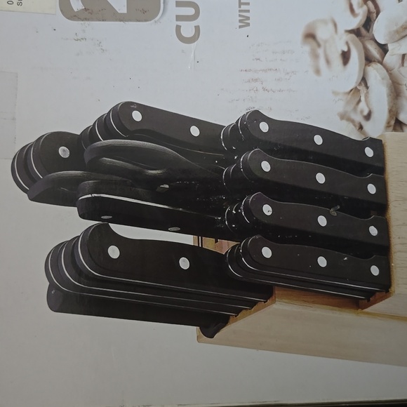 FABERWARE BRAND 20 PIECE CUTLERY SET - Picture 6 of 12